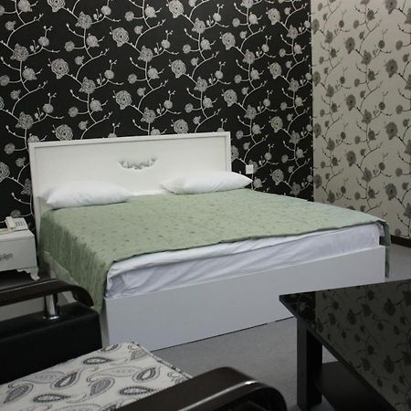 Titanik Hotel Baku Bagian luar foto