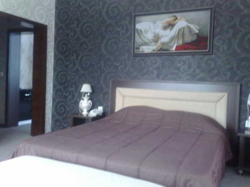 Titanik Hotel Baku Bagian luar foto