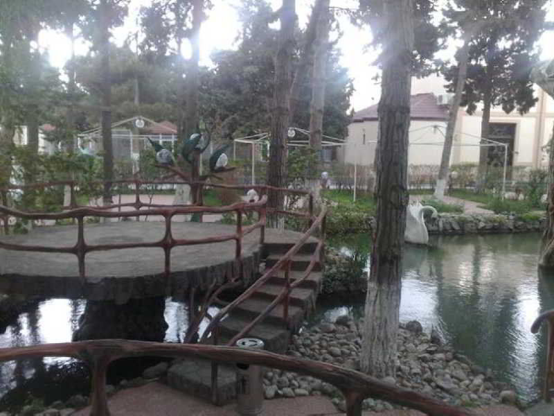 Titanik Hotel Baku Bagian luar foto