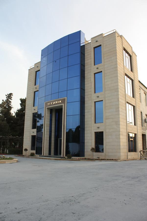 Titanik Hotel Baku Bagian luar foto