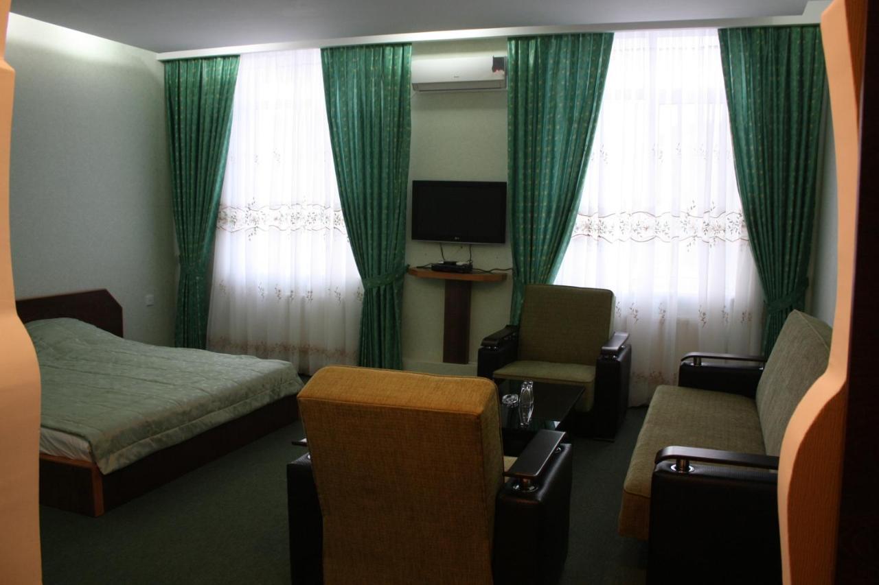 Titanik Hotel Baku Bagian luar foto