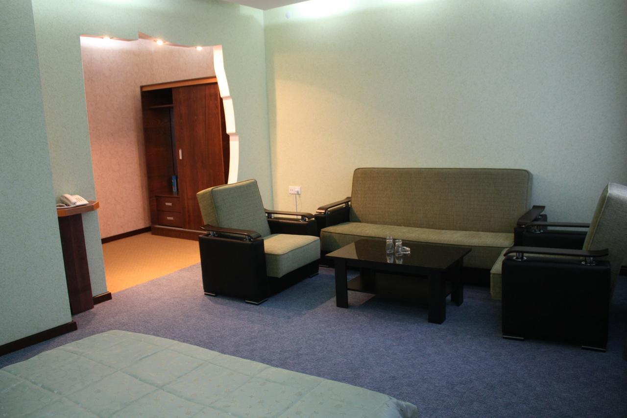 Titanik Hotel Baku Bagian luar foto