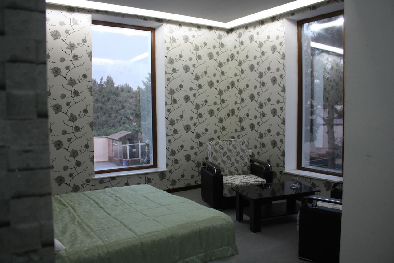 Titanik Hotel Baku Bagian luar foto
