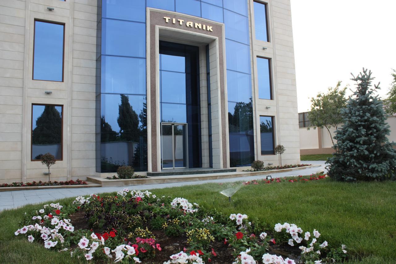 Titanik Hotel Baku Bagian luar foto